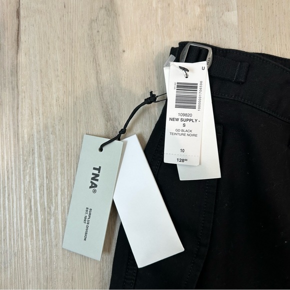 Aritzia Black Cargo Pants - Picture 3 of 5